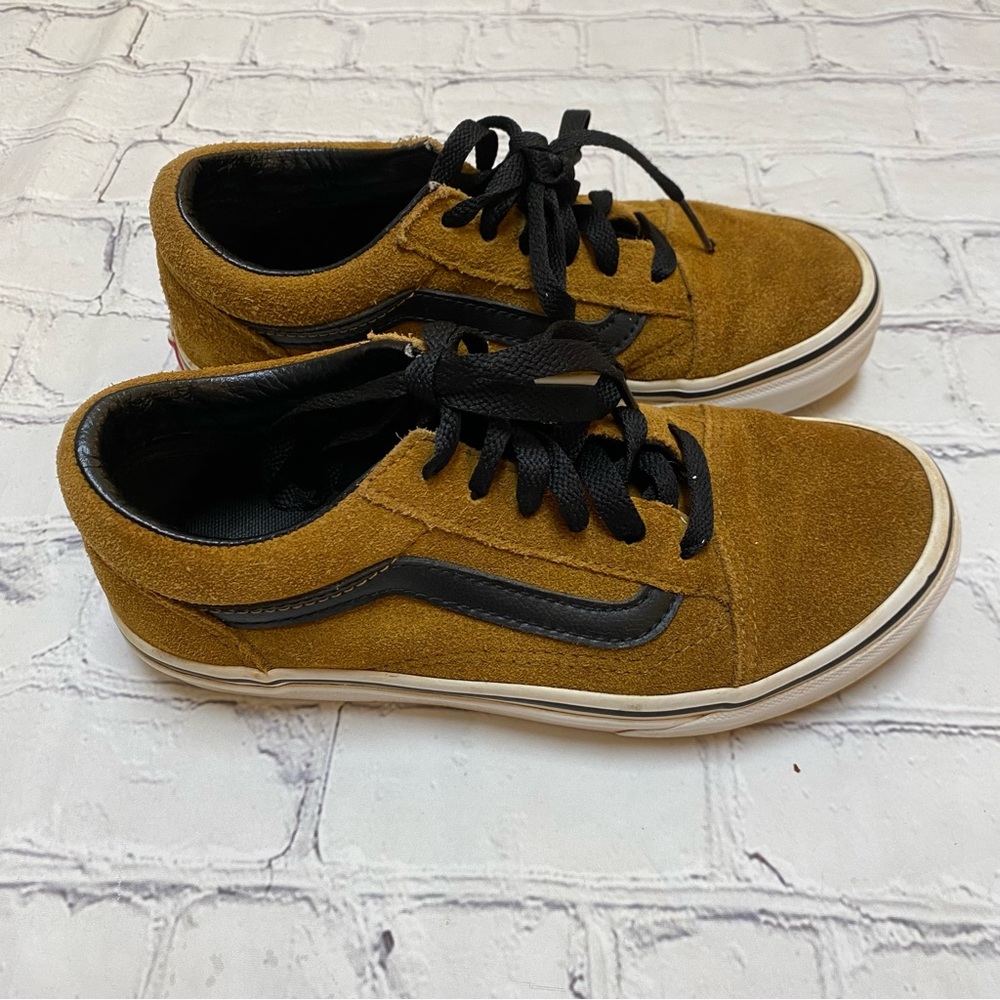 Suede Vans Old Skool Sneakers